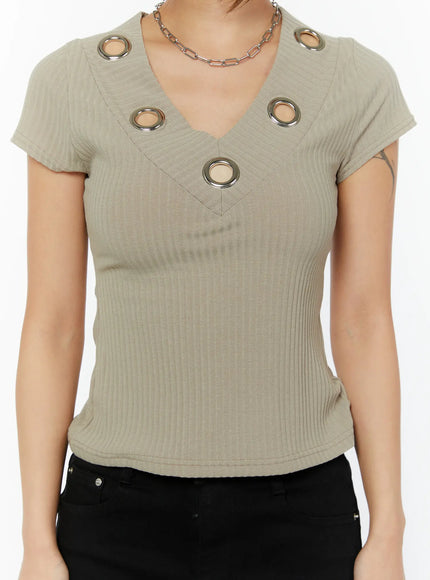 v-neck-eyelet-ribbed-tee-cy521