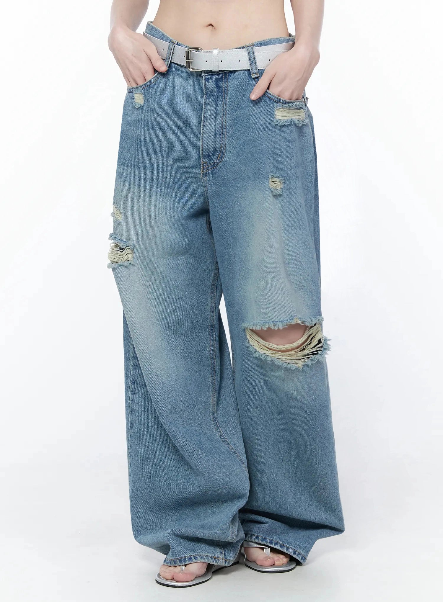 ares-wide-leg-distressed-jeans-iu512