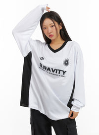 mesh-v-neck-lettering-jersey-top-is402