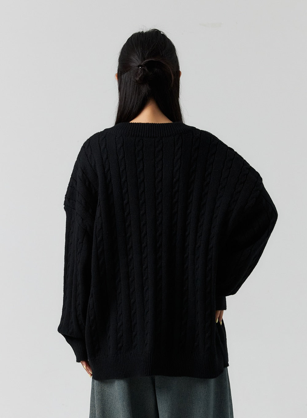cable-knit-v-neck-sweater-cs303