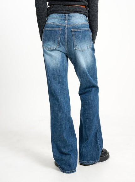 denim-washed-flared-jeans-cm415