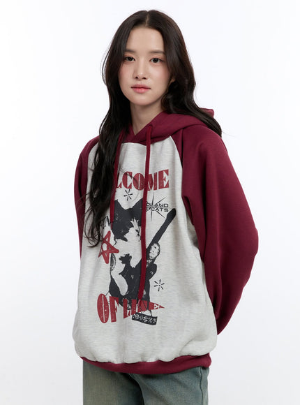 graphic-hooded-sweatshirt-on418