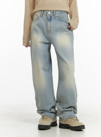 light-washed-wide-leg-jeans-ca403