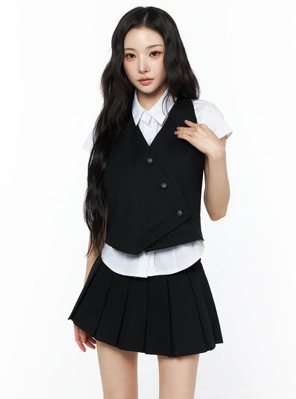 two-button-halter-vest-cu511
