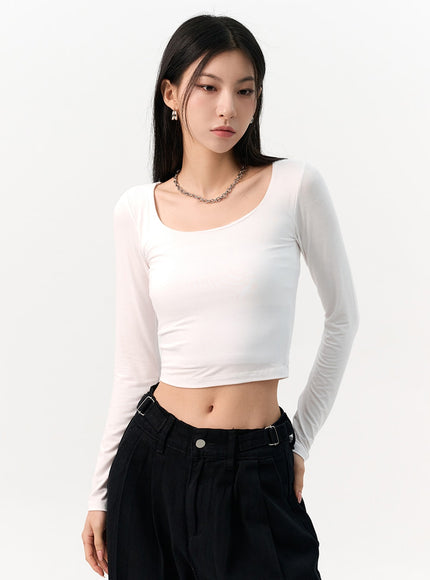 slimfit-u-neck-crop-top-io320