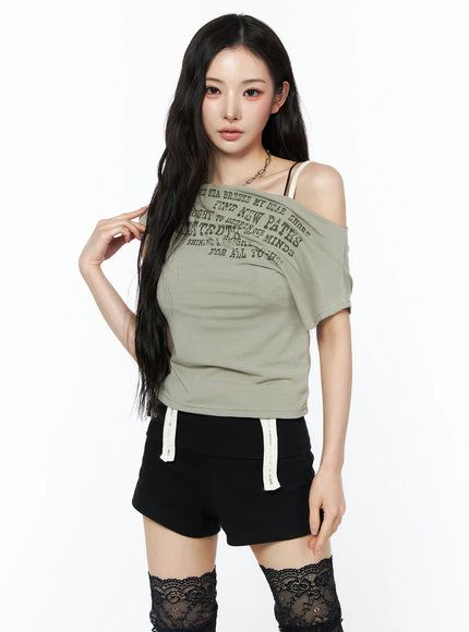 graphic-print-off-shoulder-top-cu511