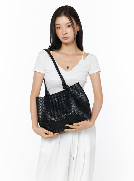 woven-leather-shoulder-bag-and-pouch-set-iu519
