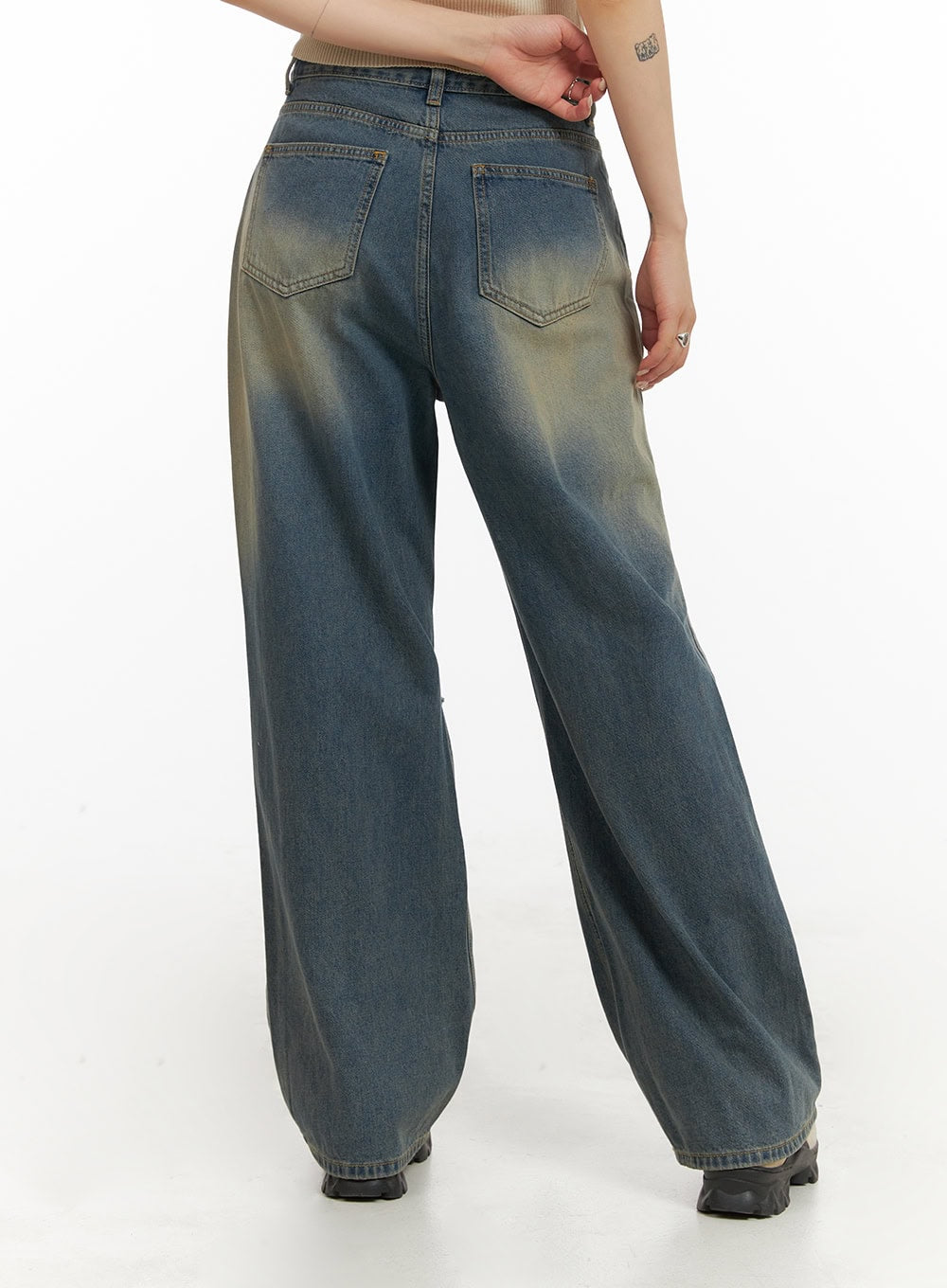ripped-washing-wide-leg-jeans-iy410