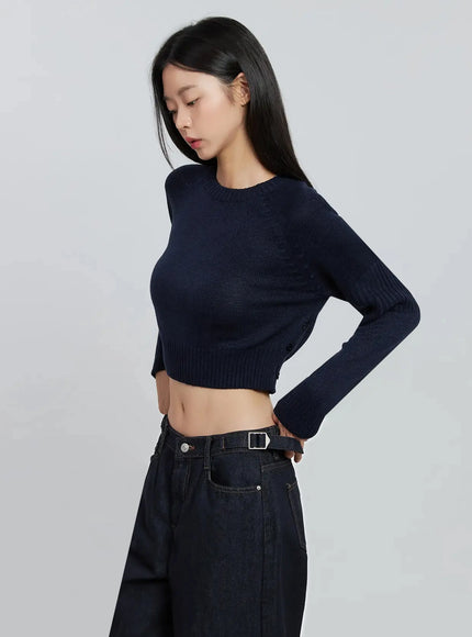 side-button-cropped-knit-io530