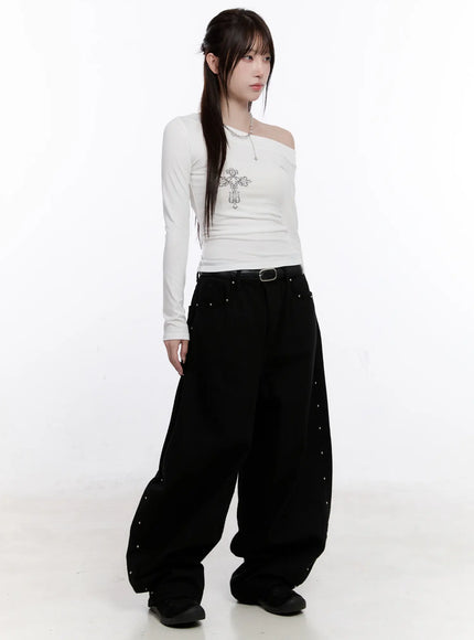 off-shoulder-graphic-long-sleeve-top-cs530