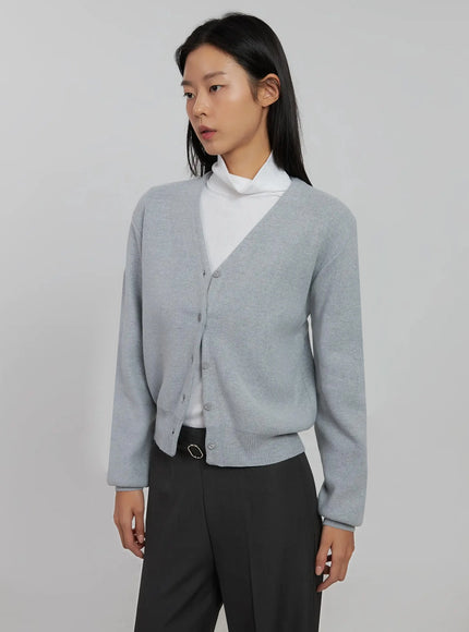 classic-v-neck-cardigan-ij508