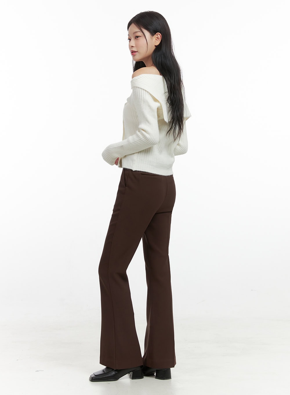 sleek-solid-flared-trousers-os423