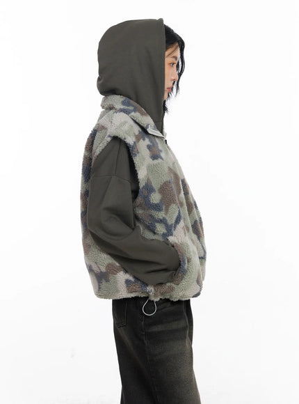 oversized-camo-fleece-vest-cj523