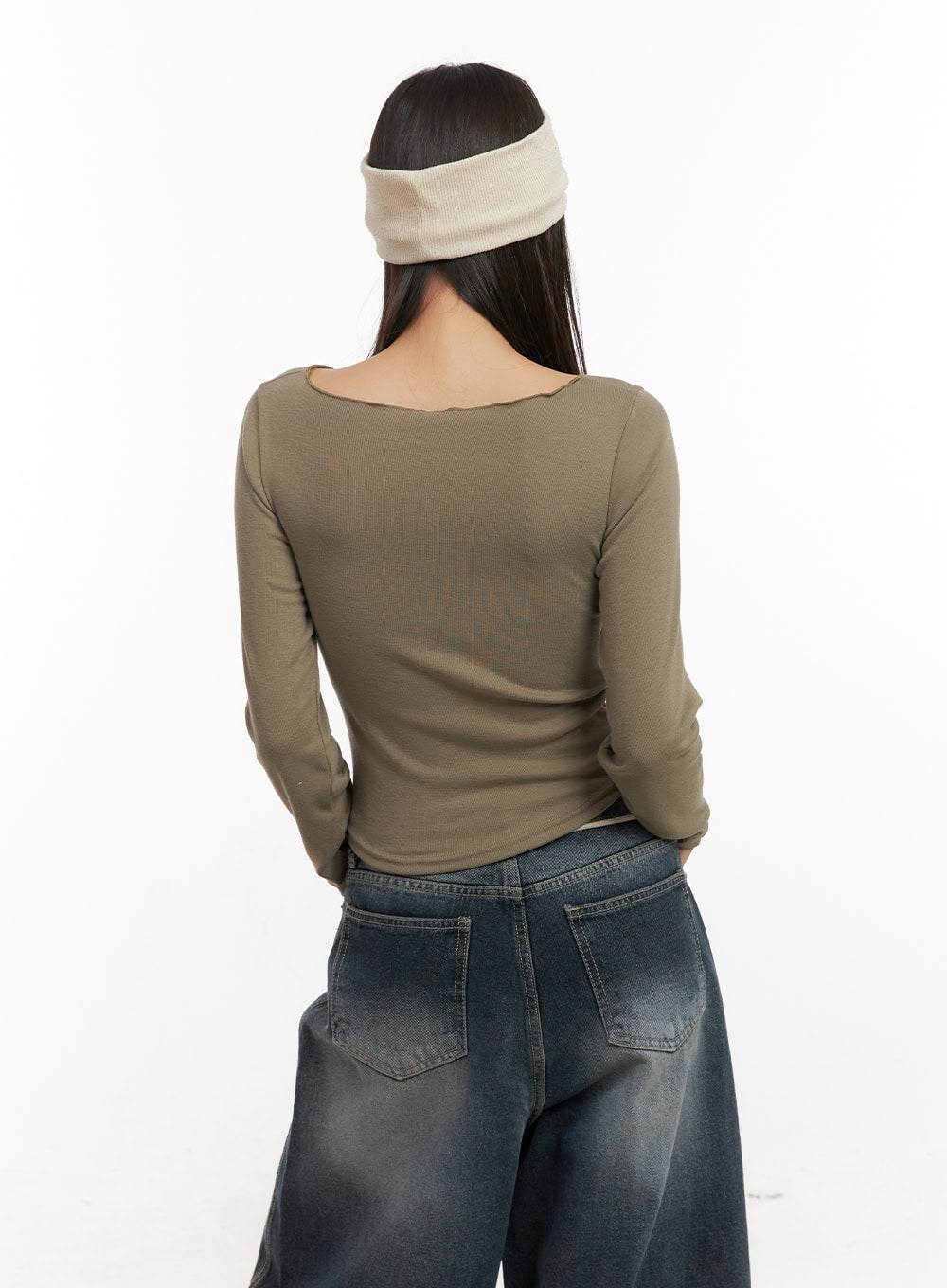 slim-silhouette-solid-crop-top-cd409