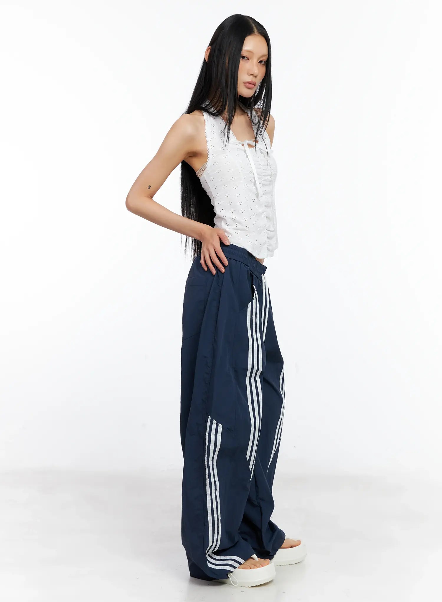 lace-ribbon-halter-top-cl529