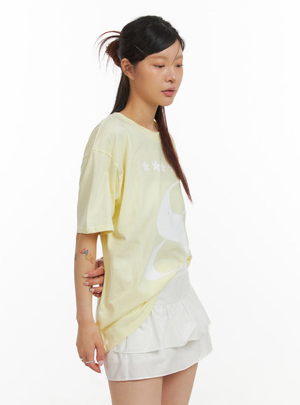 acubi-oversized-graphic-top-iy410