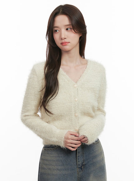 fuzzy-v-neck-buttoned-crop-cardigan-ij510