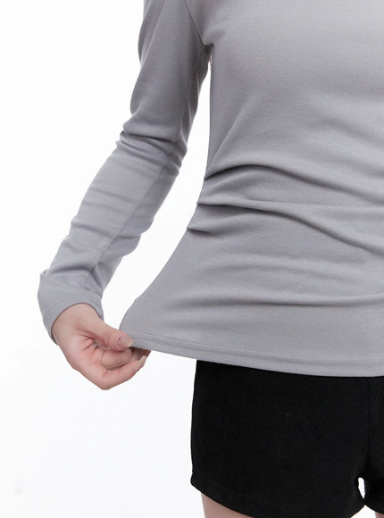 cut-out-shoulder-turtleneck-top-cg529