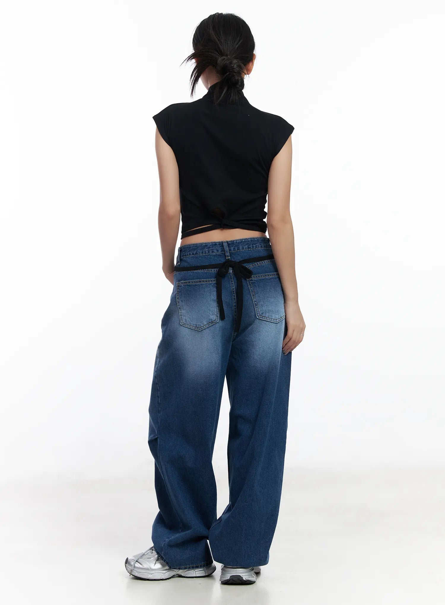 strap-detail-mock-neck-crop-top-cj530