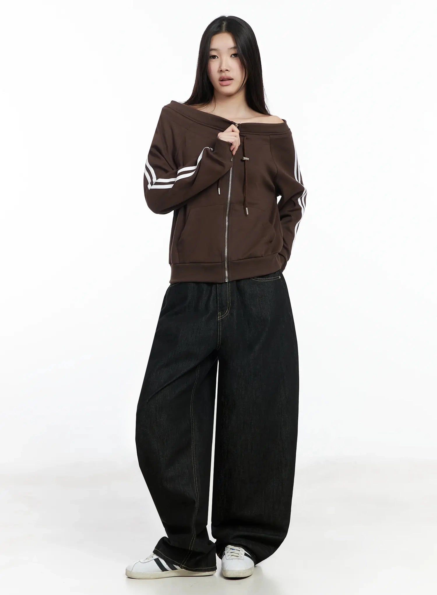 off-shoulder-track-zip-up-sweatshirt-im506