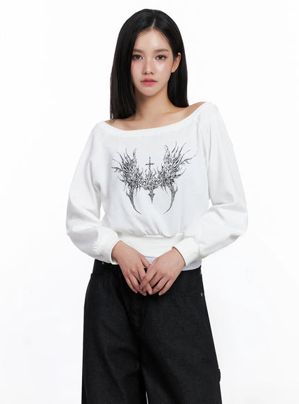 off-shoulder-graphic-sweatshirt-is525