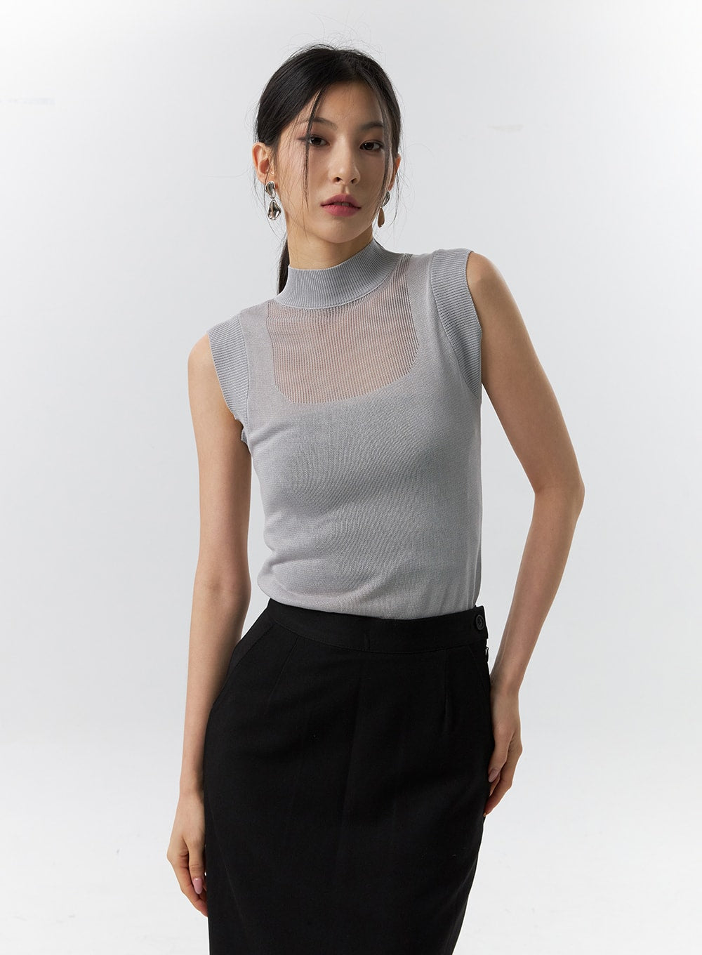 sleeveless-knit-top-il321