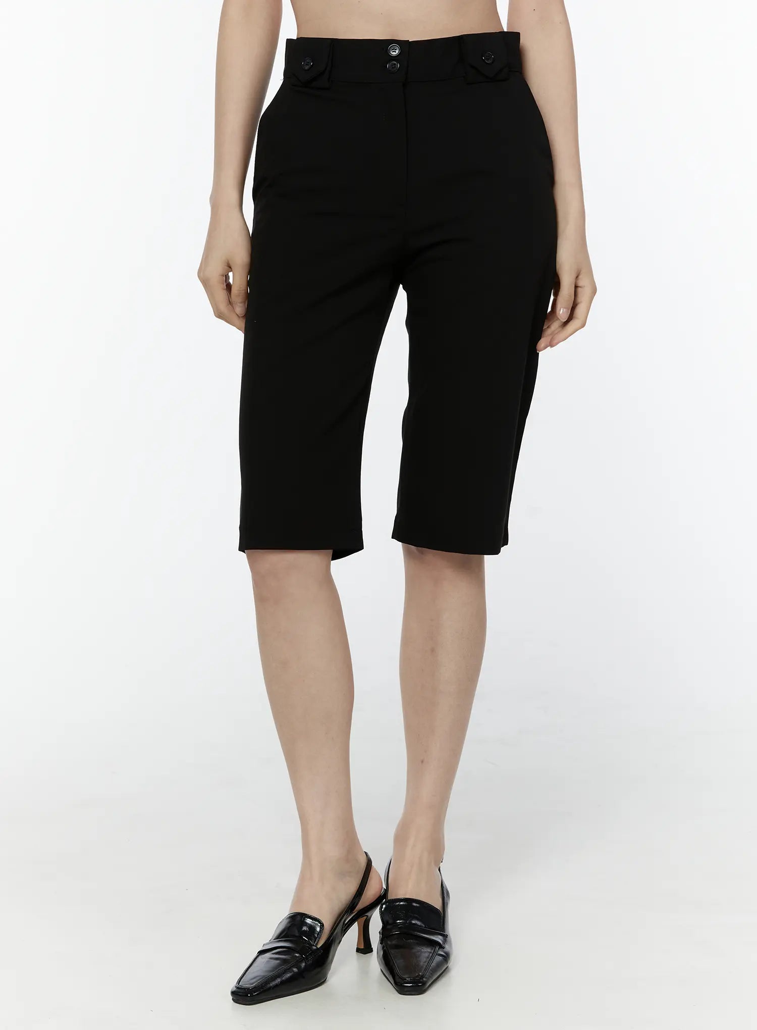 high-waisted-button-capri-pants-iu505