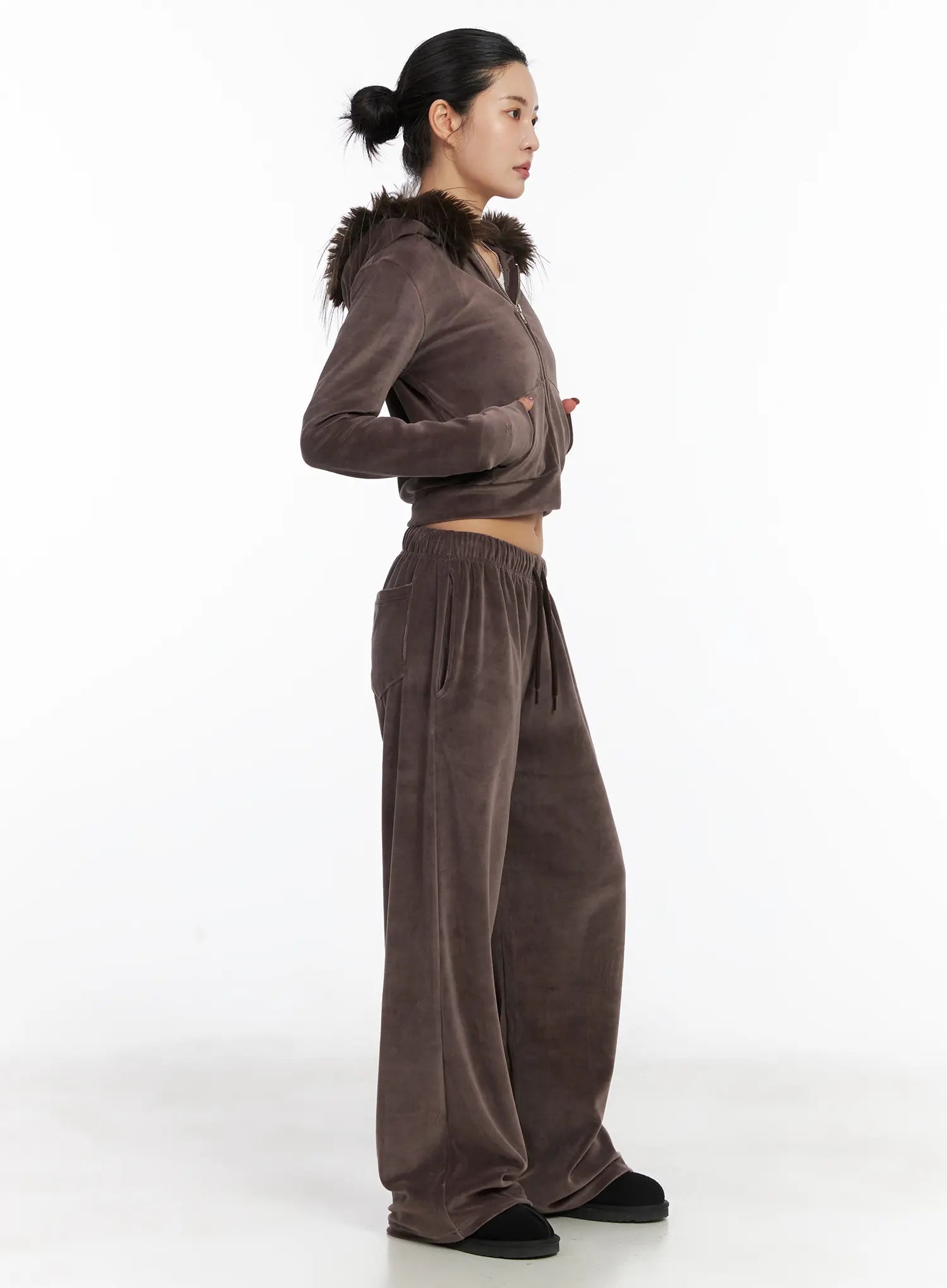 wide-leg-velvet-track-pants-cd508