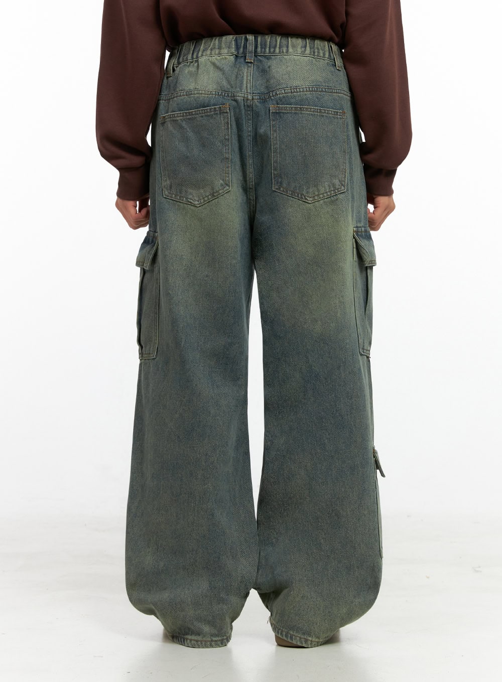 mens-wide-leg-cargo-jeans-in426