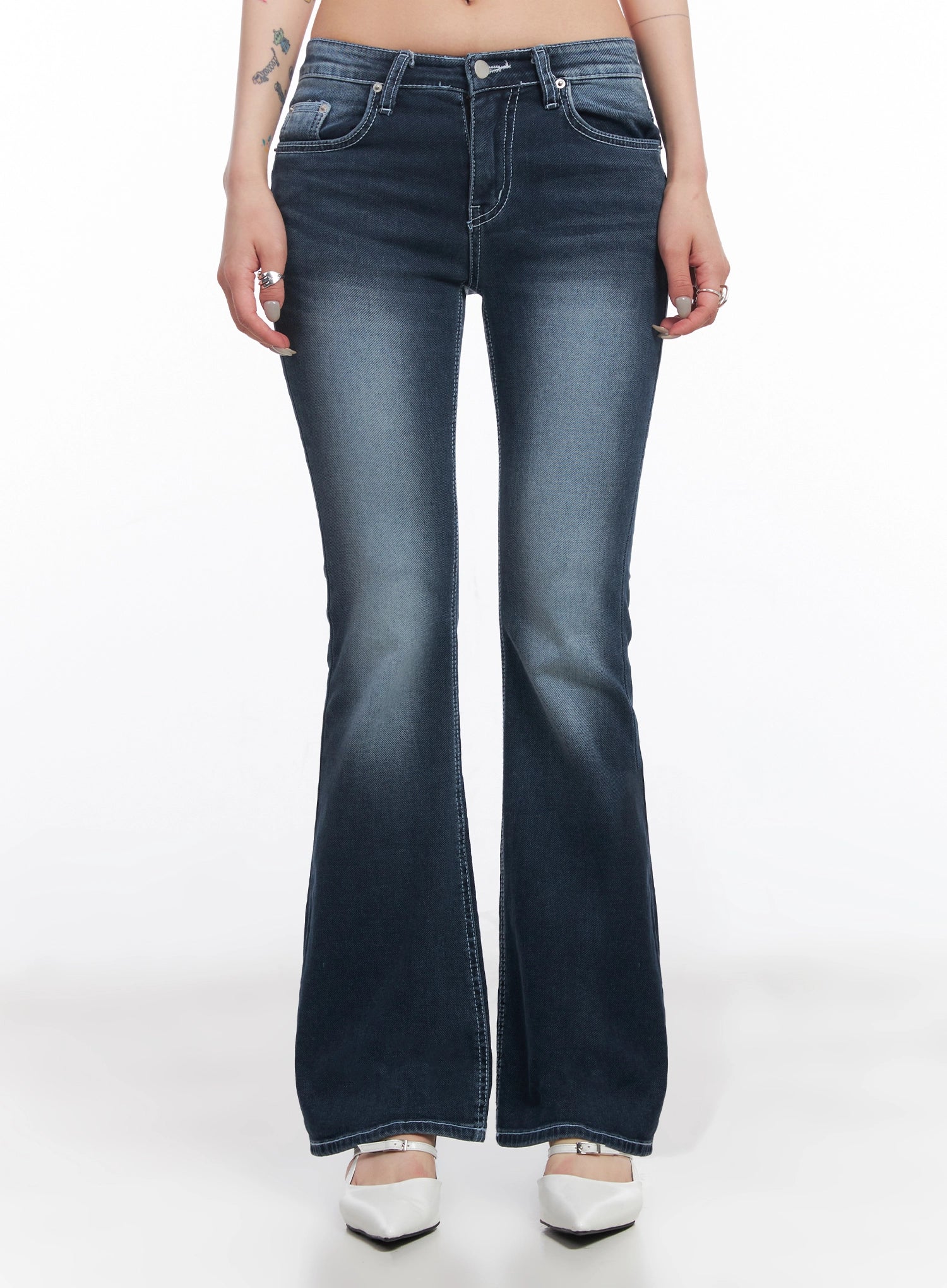 xinyu-low-rise-flared-denim-pants-ic503