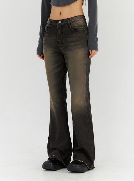 washed-bootcut-jeans-cn315