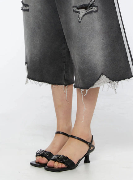strappy-square-heel-sandals-iu509