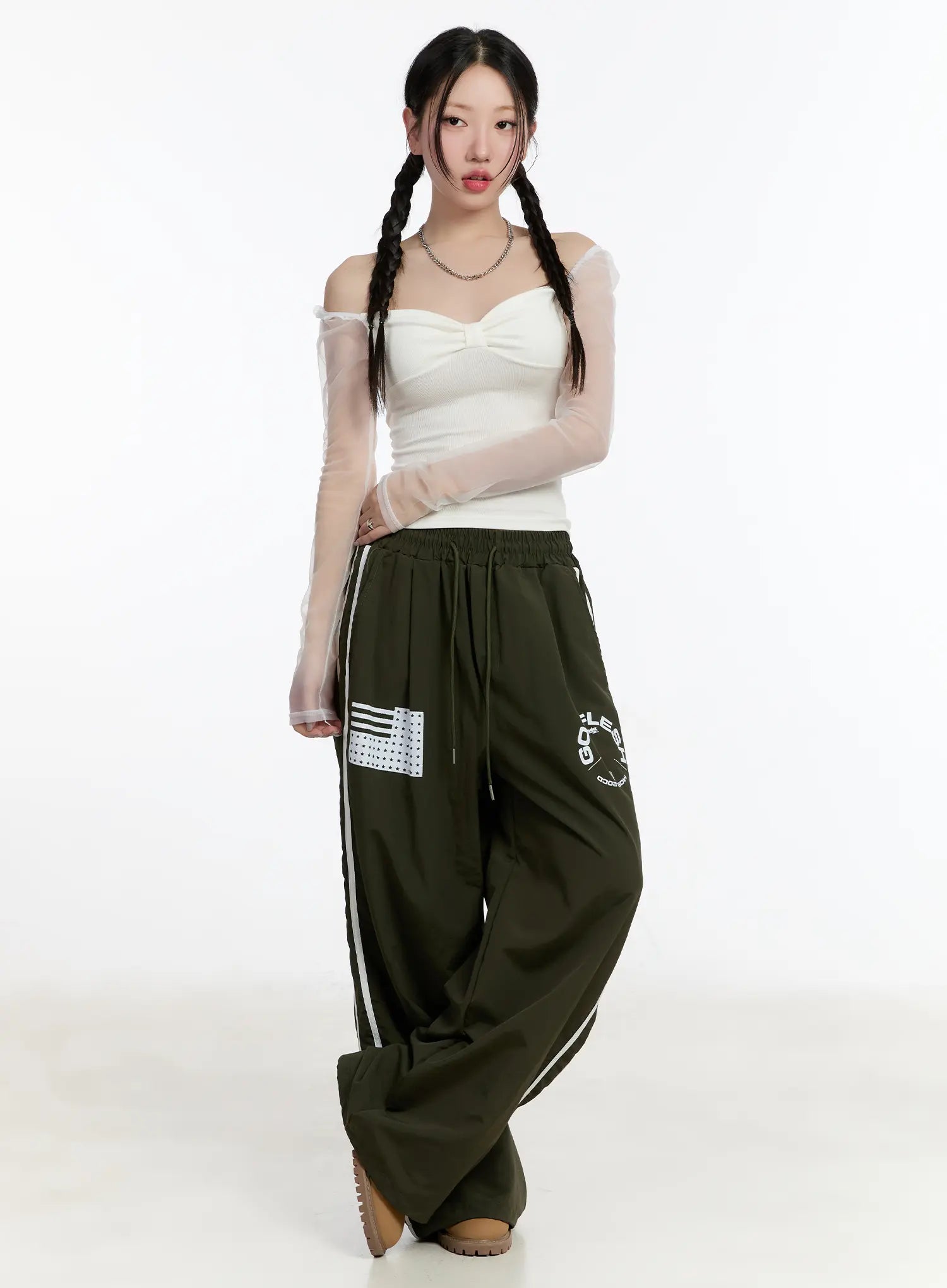 graphic-wide-leg-track-pants-cm511