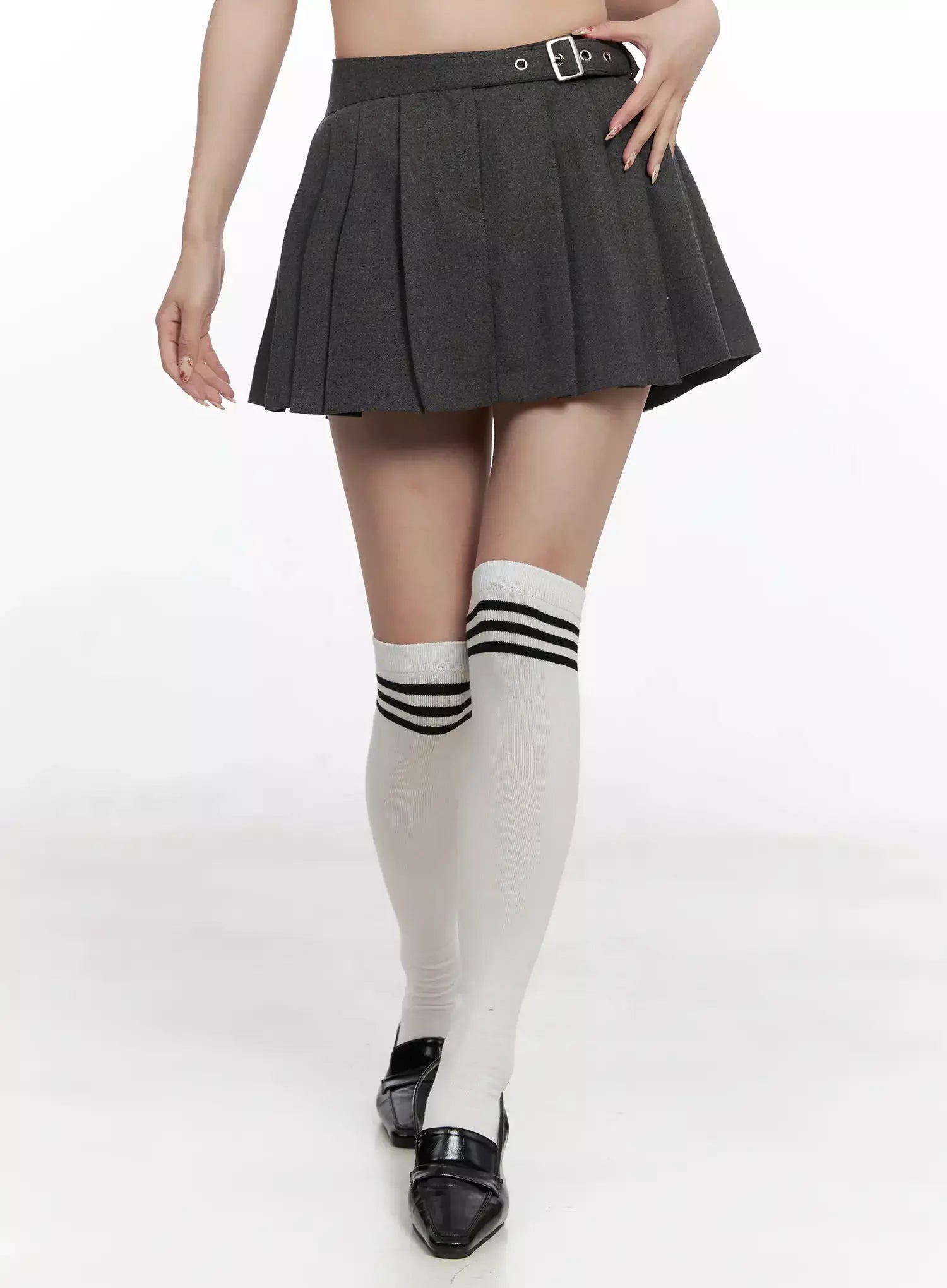 chic-gray-pleated-mini-skirt-in514