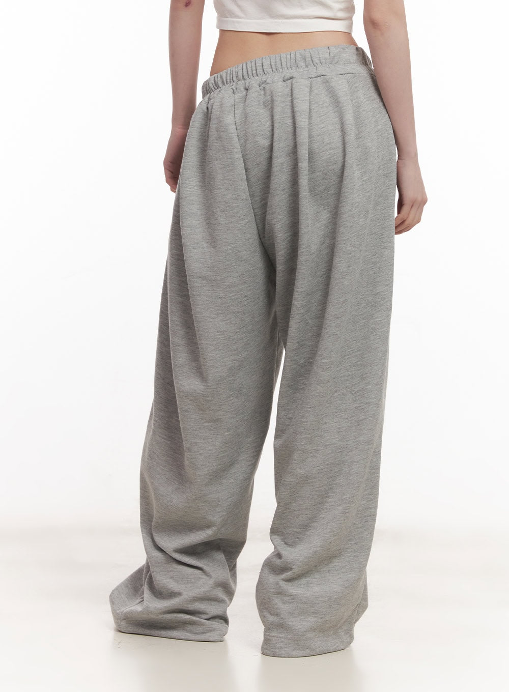 cozy-pintuck-wide-leg-sweatpants-cm517