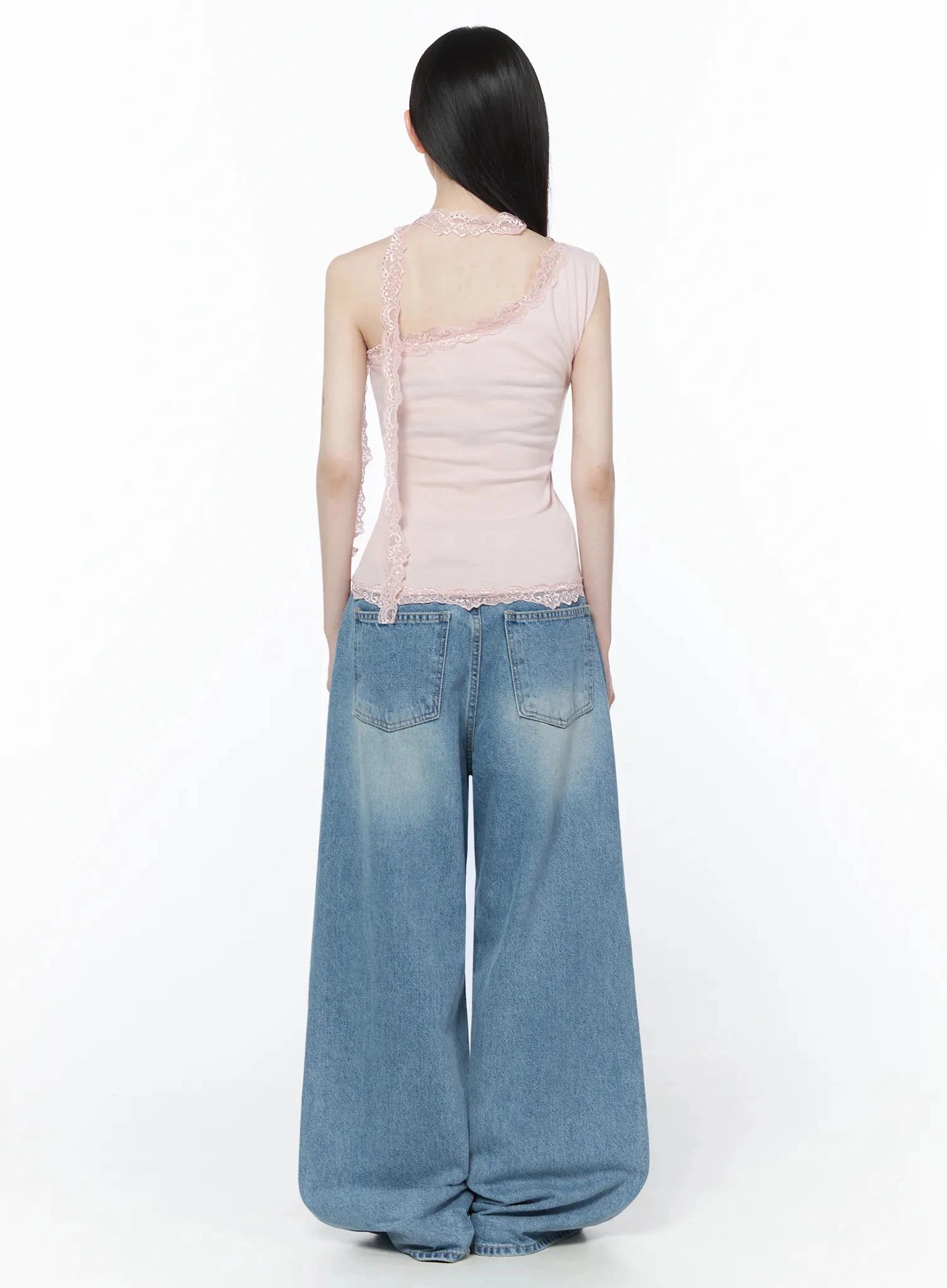 lace-trim-asymmetric-tank-top-iu512