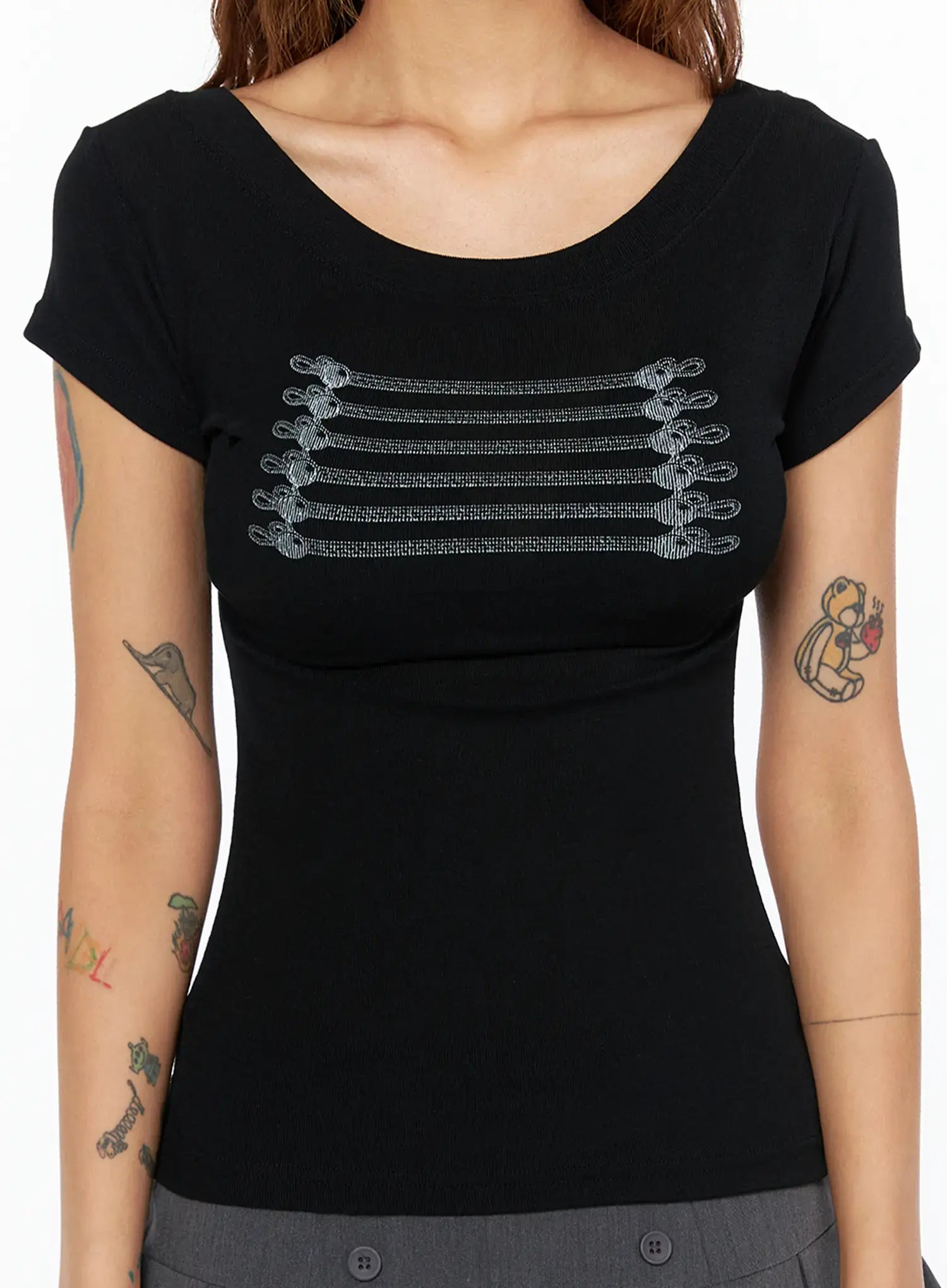 edgy-rope-graphic-top-cu518