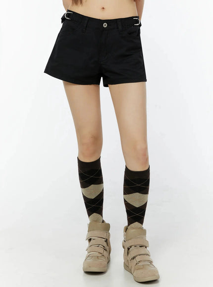 black-cargo-pocket-shorts-iu518