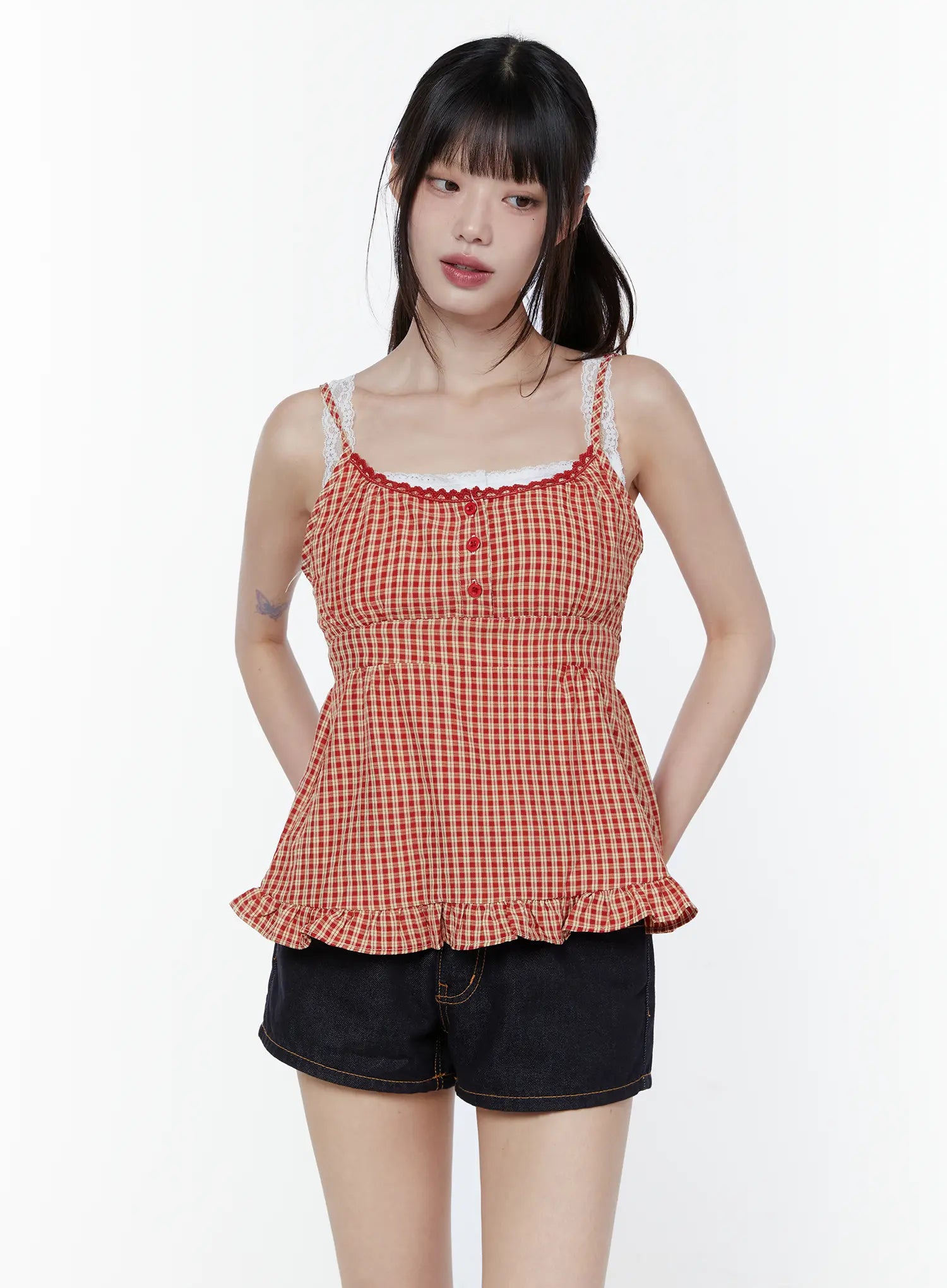 gingham-buttoned-sleeveless-top-cu508