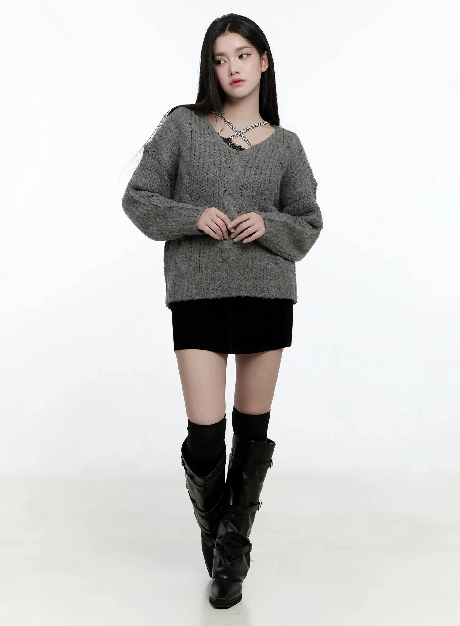 chunky-cable-knit-v-neck-sweater-io527