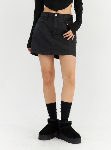 simple-faux-leather-mini-skirt-cn303