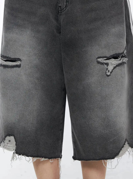 elya-distressed-bermuda-jorts-iu509