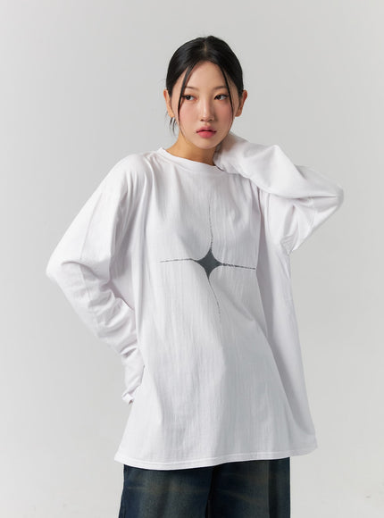 graphic-loose-fit-long-sleeve-tee-cs320