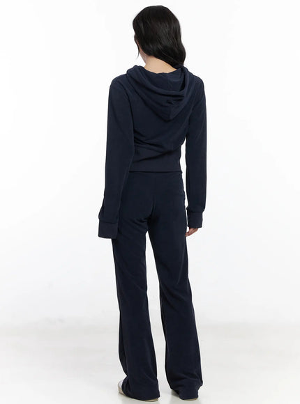 velour-cropped-long-sleeve-graphic-hoodie-cj526