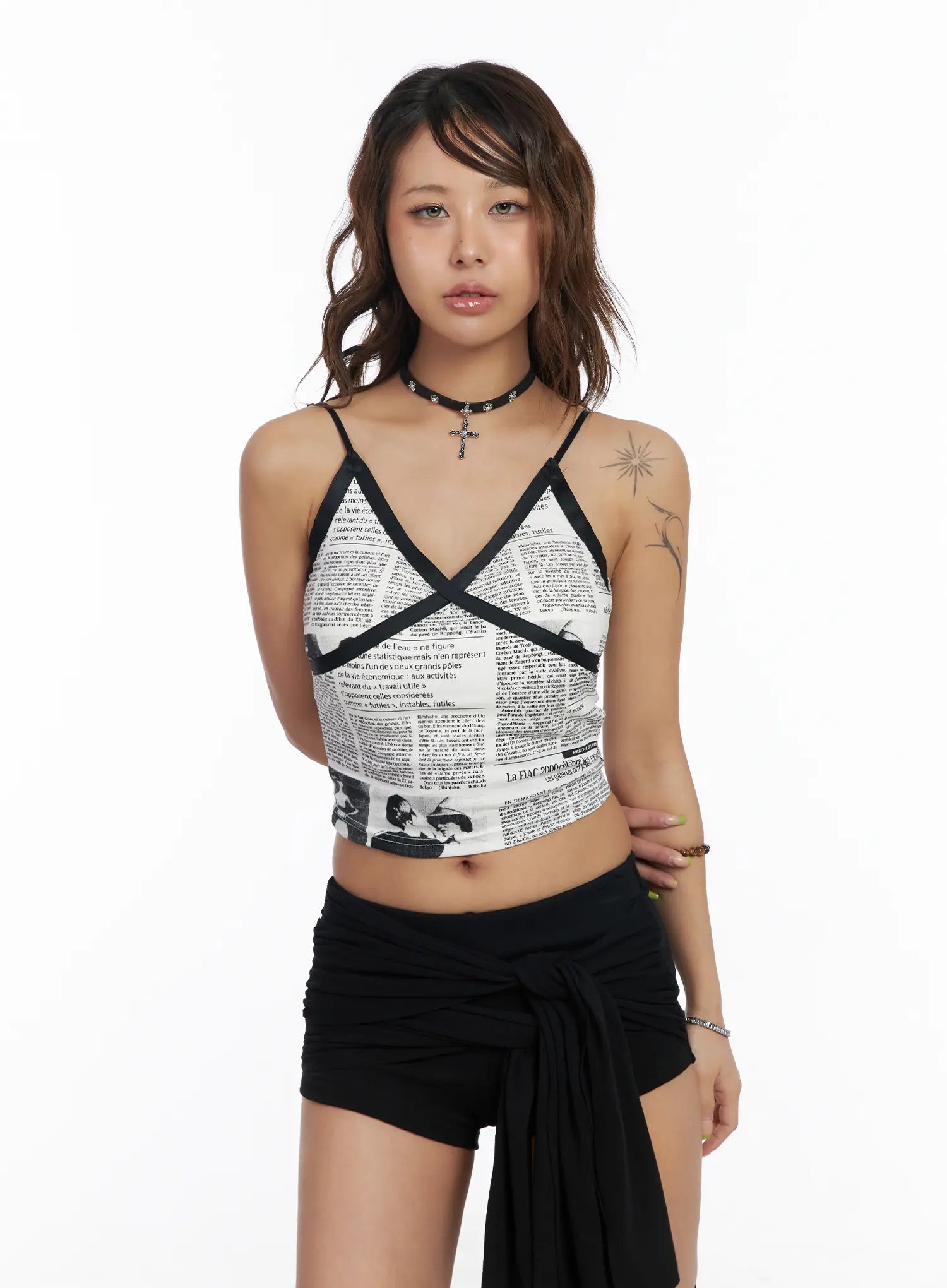 vintage-print-v-neck-sleeveless-top-cm525