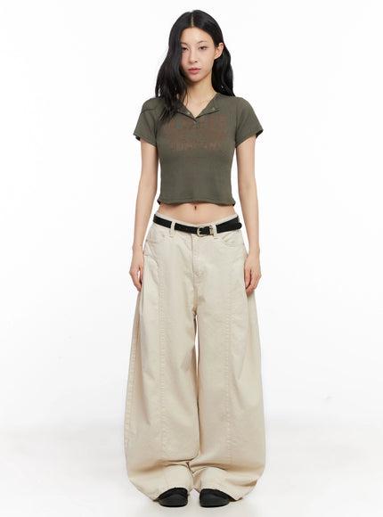 graphic-snap-collar-crop-tee-ig508