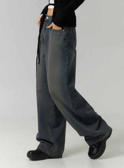 wide-fit-washed-jeans-cn324