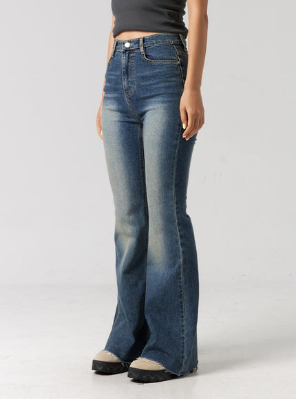 slim-fit-bootcut-jeans-cg319