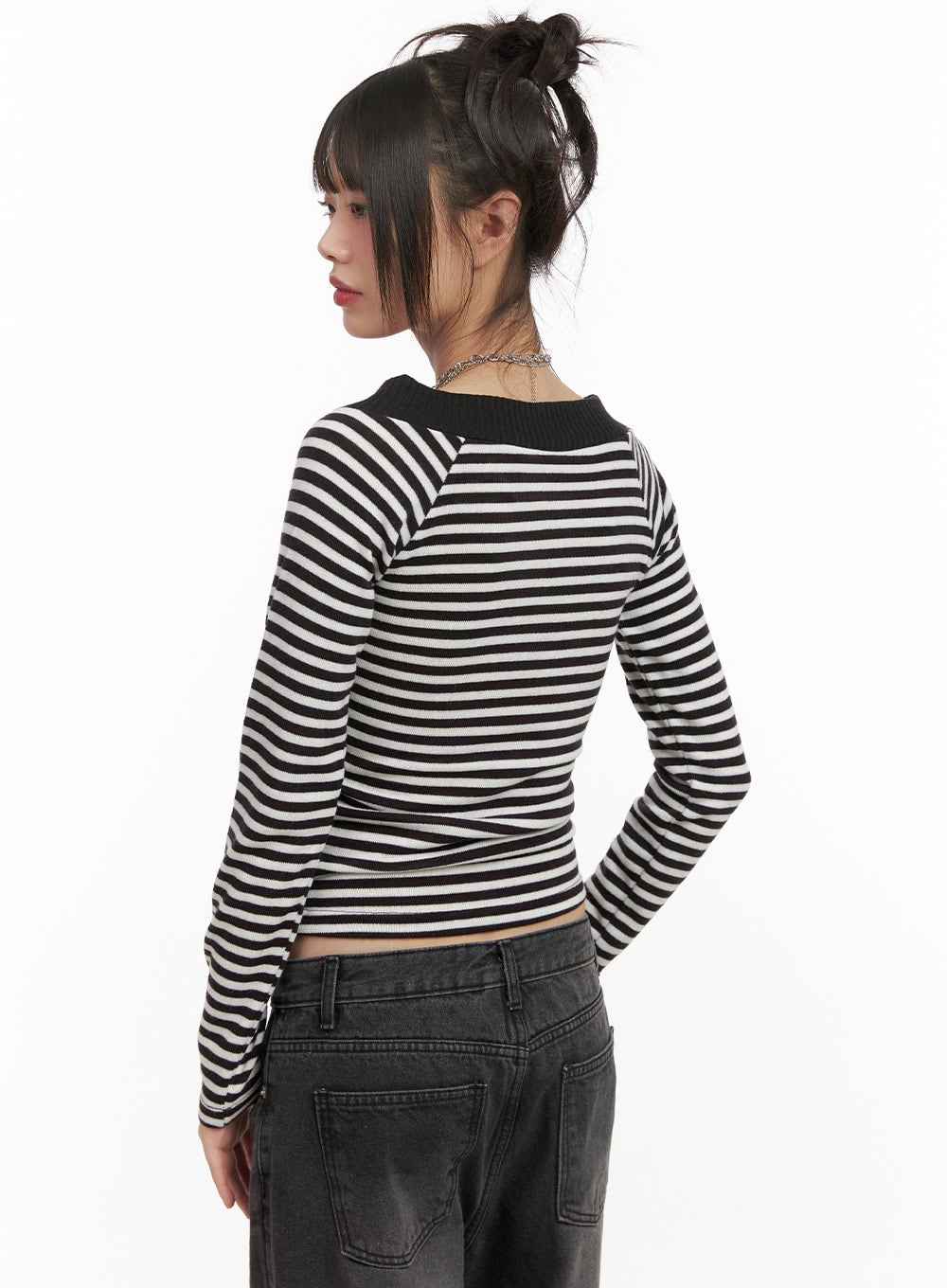 striped-v-neck-cropped-sweater-cj506