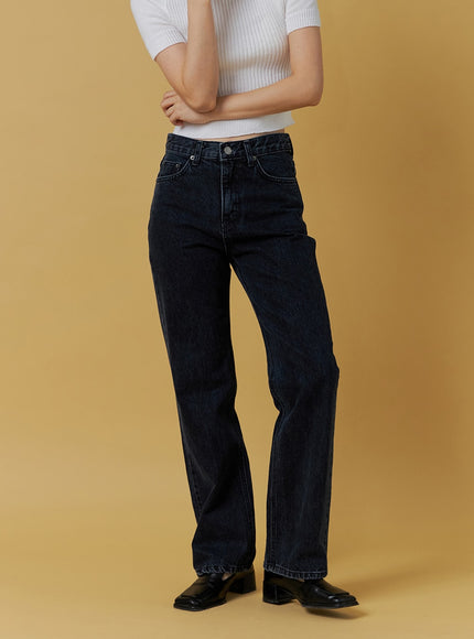 straight-fit-black-jeans-oo331